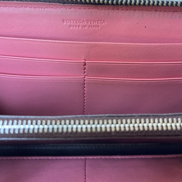 Bottega Veneta Black Long Zip Around Wallet with Pink Interior - Picture 6 of 12